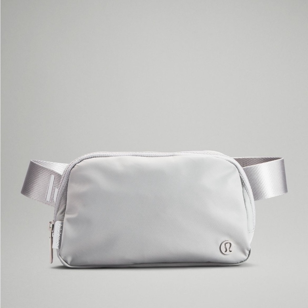 SOLD- NWT Lululemon Everywhere Belt Bag 1L silver drop/white - Picture 1 of 7
